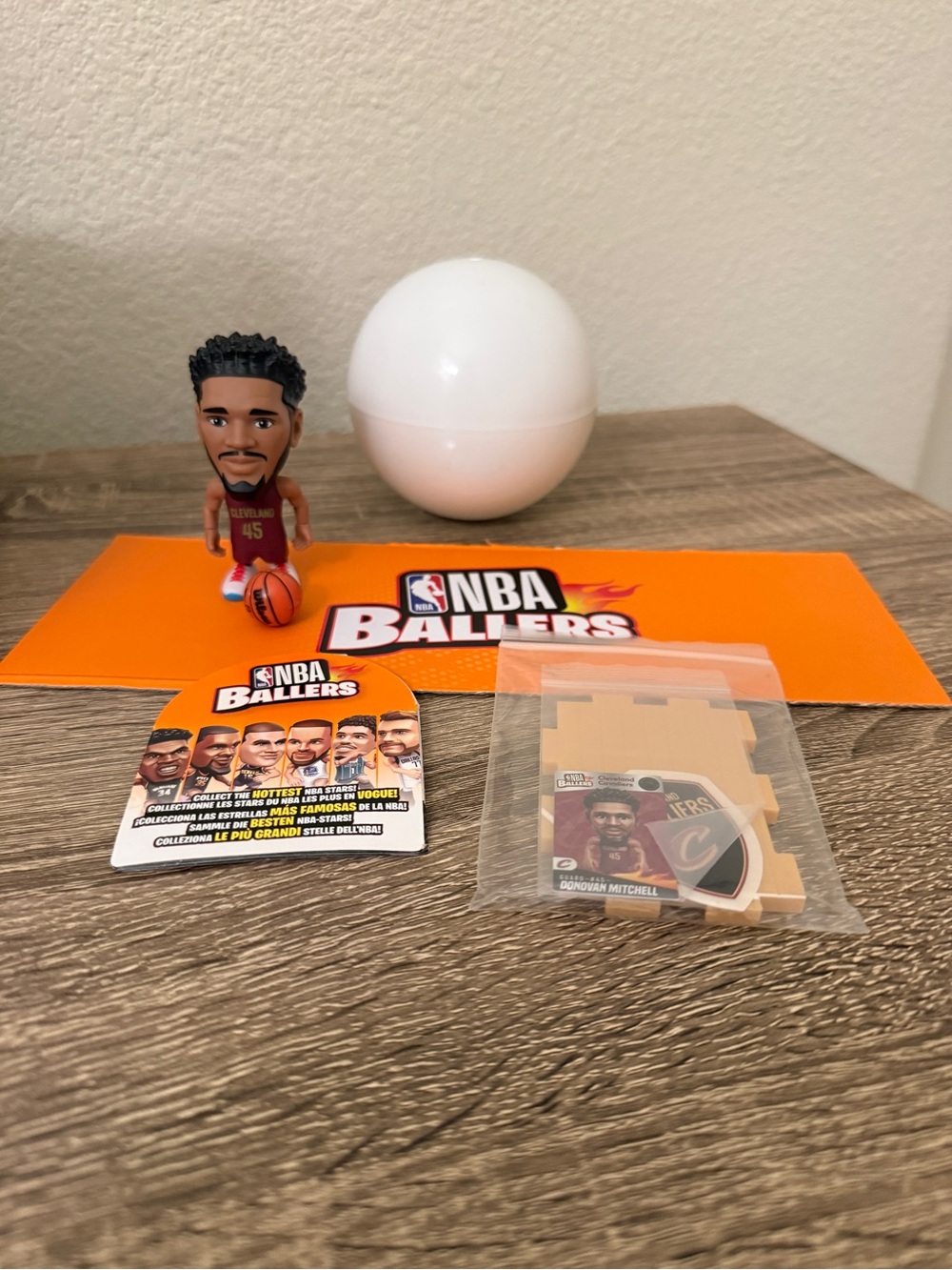 Zuru NBA Ballers - Donovan Mitchell - Cleveland Cavaliers - Series 1